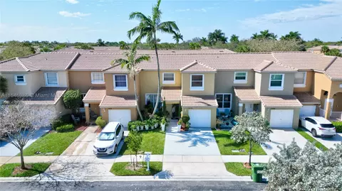1370 NW 154th Ave #1370, Pembroke Pines, FL 33028