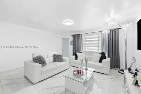 3002 SW 67th Ter, Miramar, FL 33023