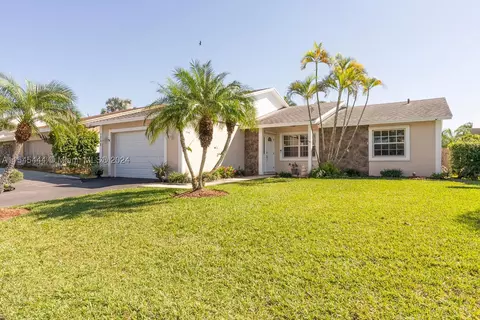 1302 N Fieldlark Ln, Homestead, FL 33035