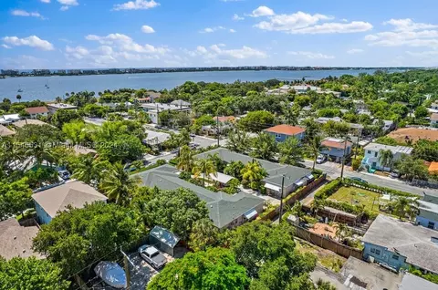 231 S Palmway, Lake Worth, FL 33460