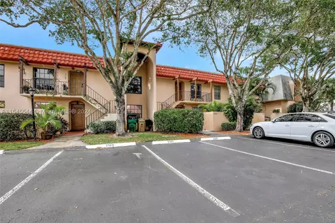 2525 SW 74th Ter #120, Davie, FL 33317