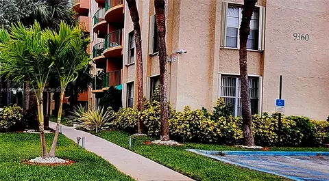 9360 Fontainebleau Blvd #503, Miami, FL 33172