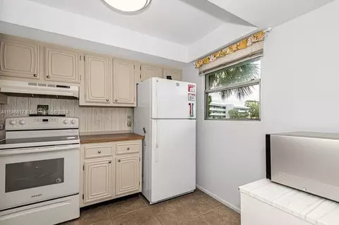 117 Royal Park Dr #2G, Oakland Park, FL 33309