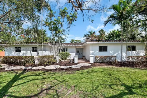 8301 SW 164th St, Palmetto Bay, FL 33157