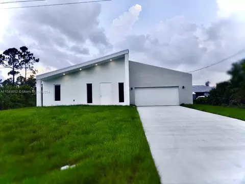 2704 51 St SW, Lehigh Acres, FL 33976