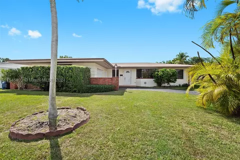15830 SW 103rd Ct, Miami, FL 33157