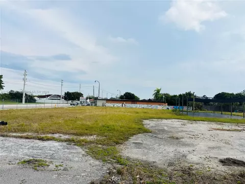12390 SW 216th St, Miami, FL 33170