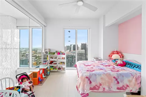 Bedroom - 60 SW 13th St #4013, Miami, FL 33130 photo 3 of 4