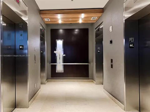 Entry Way - 60 SW 13th St #4013, Miami, FL 33130 photo 2 of 2