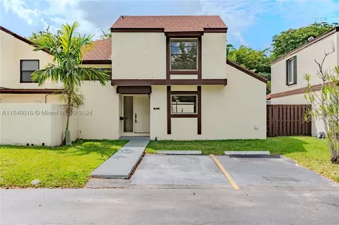 520 NW 99th Pl #520, Miami, FL 33172