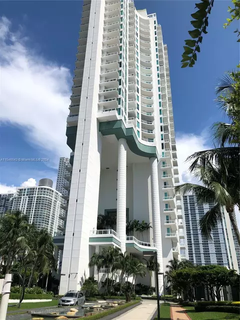 900 Brickell Key Blvd #1705, Miami, FL 33131