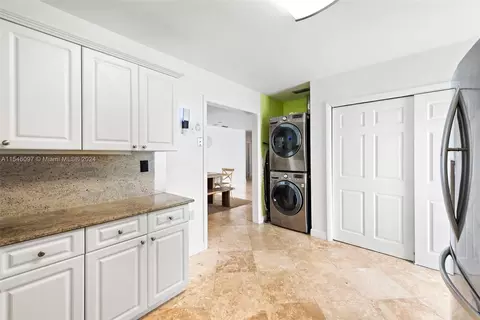 9009 Hawthorne Ave, Surfside, FL 33154 photo 19