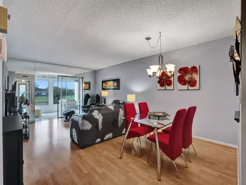 1045 Country Club Dr #308, Margate, FL 33063