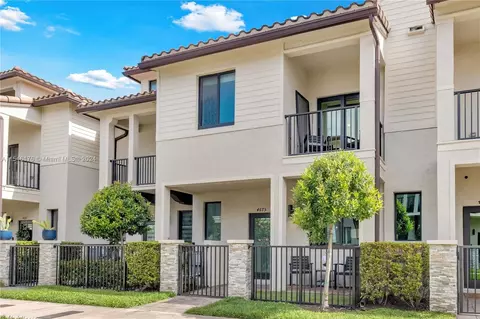 4675 NW 83rd Path, Doral, FL 33166