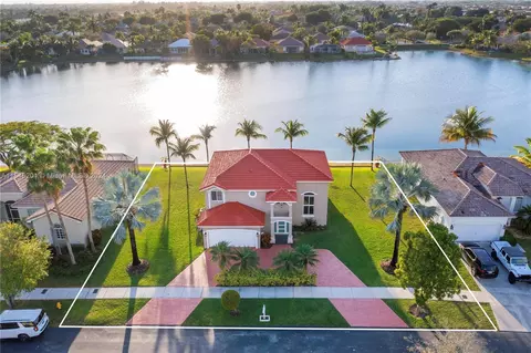 570 SE 30th Dr, Homestead, FL 33033