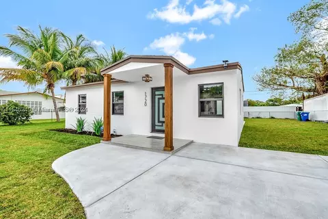 1720 NW 167th St, Miami Gardens, FL 33054