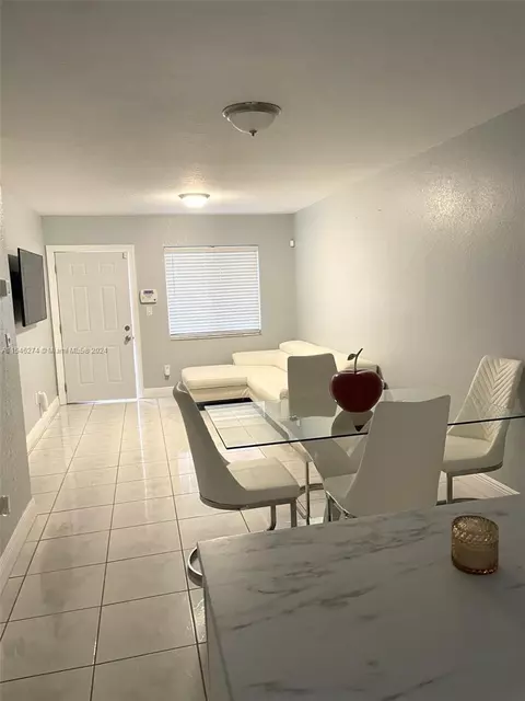 2380 W 74th St #202, Hialeah, FL 33016