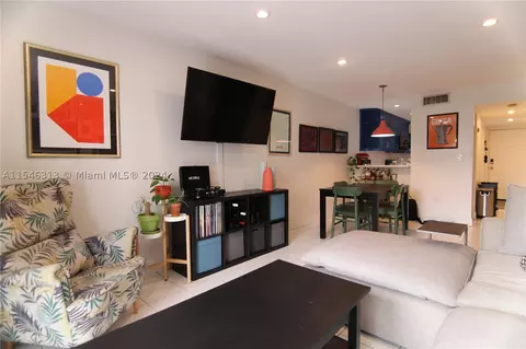 1250 Lincoln Rd #205, Miami Beach, FL 33139