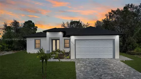 2612 38th St W, Lehigh Acres, FL 33971