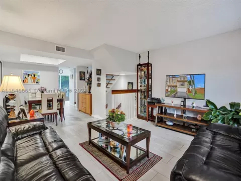 8680 NW 3rd Ln #310, Miami, FL 33126
