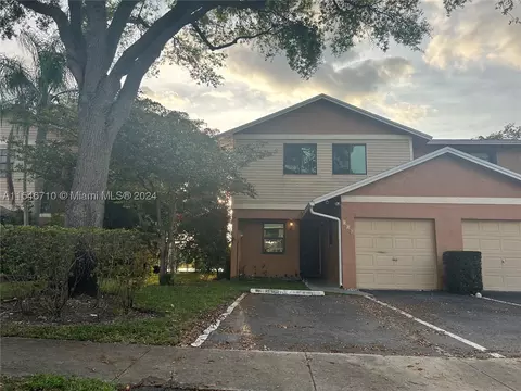 224 NW 106th Ter #0, Pembroke Pines, FL 33026