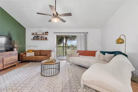 3013 N Oakland Forest Dr #306, Oakland Park, FL 33309