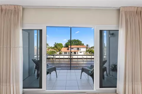 2829 NE 33rd Ct #207, Fort Lauderdale, FL 33306