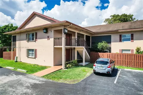 11277 SW 88th St #106K, Miami, FL 33176