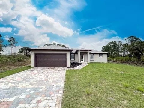858 Bell Blvd, Lehigh Acres, FL 33974