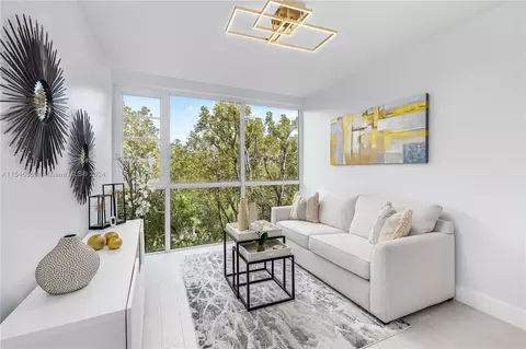 2756 Day Ave #401, Miami, FL 33133