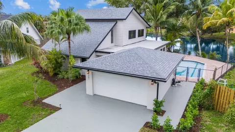 3241 NW 96th Way, Sunrise, FL 33351