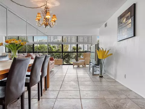 600 Parkview Dr #302, Hallandale Beach, FL 33009