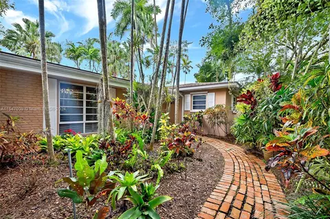 15821 SW 86th Ave, Palmetto Bay, FL 33157