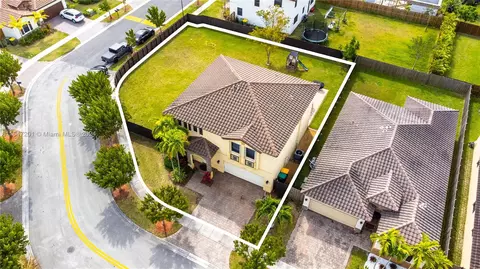 2756 NE 2nd Dr, Homestead, FL 33033