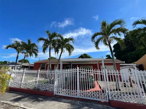 Exterior - 740 E 6th Pl, Hialeah, FL 33010 photo 5 of 11