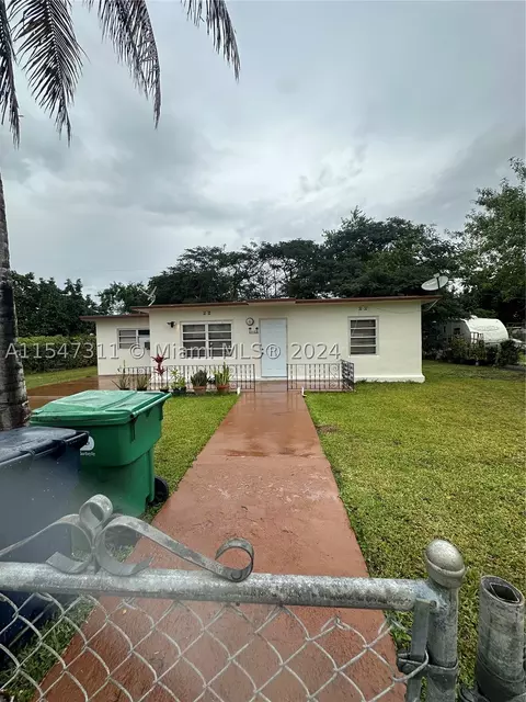 15285 Garfield Dr, Homestead, FL 33033
