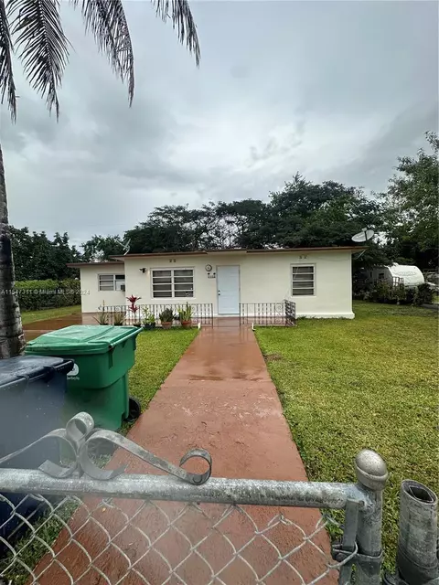 15285 Garfield Dr, Homestead, FL 33033