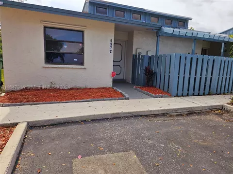 6972 Woodscape Cir #1-T, Miramar, FL 33023