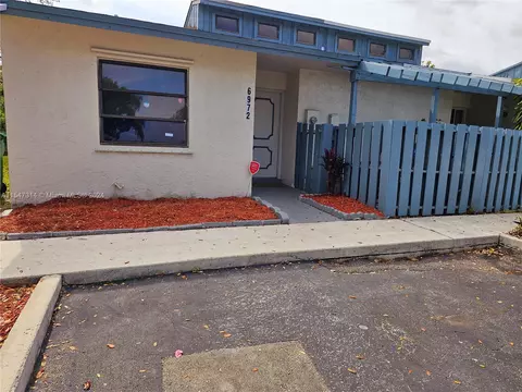 6972 Woodscape Cir #1-T, Miramar, FL 33023