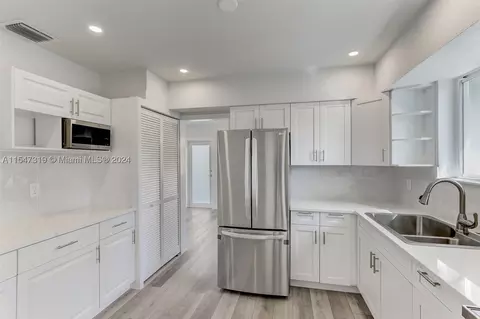 341 SW 30th Ter, Fort Lauderdale, FL 33312