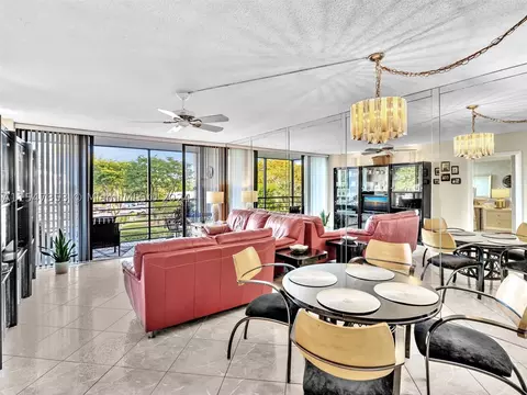 20400 W Country Club Dr #317, Aventura, FL 33180
