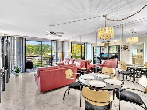 20400 W Country Club Dr #317, Aventura, FL 33180