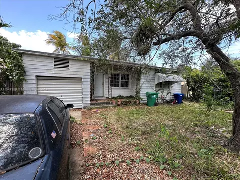 249 NE 110th St, Miami, FL 33161