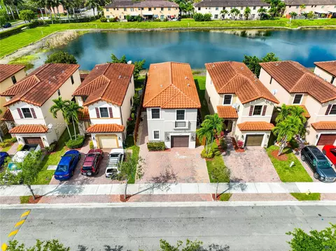 3737 NE 2nd St, Homestead, FL 33033