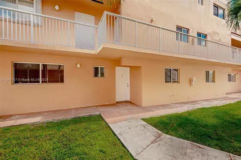 14907 SW 80th St #110, Miami, FL 33193