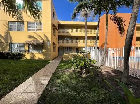 1851 NE 168th St #B3, North Miami Beach, FL 33162