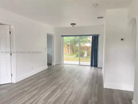 6521 Flagler St, Hollywood, FL 33023