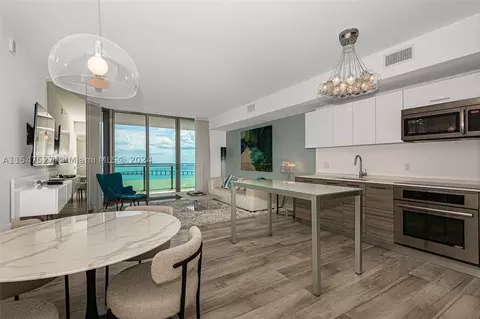 1300 Brickell Bay Dr #3106, Miami, FL 33131