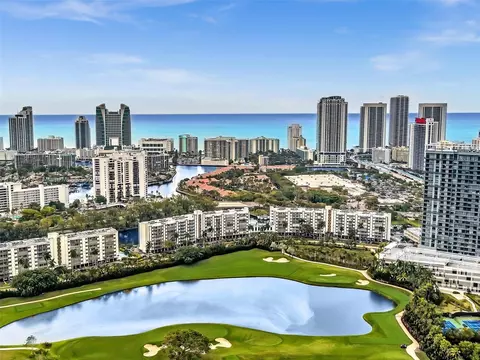 400 Diplomat Pkwy #211, Hallandale Beach, FL 33009