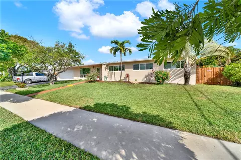 9325 SW 181st St, Palmetto Bay, FL 33157